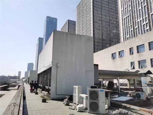 萬達(dá)廣場(chǎng)冷卻塔隔聲屏障噪音治理,冷卻塔隔聲降噪治理企業(yè)